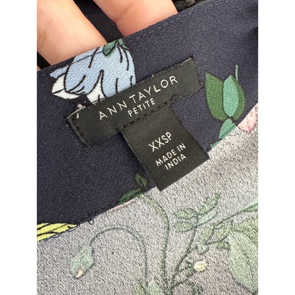 Ann Taylor black pink floral short sleeves wrap blouse size XXSP - Picture 4 of 10